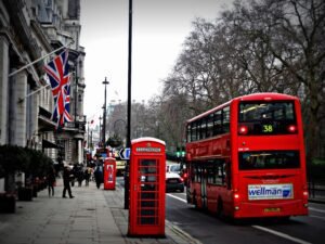 Top UK Cities for International Students Starting Their Career - stunited